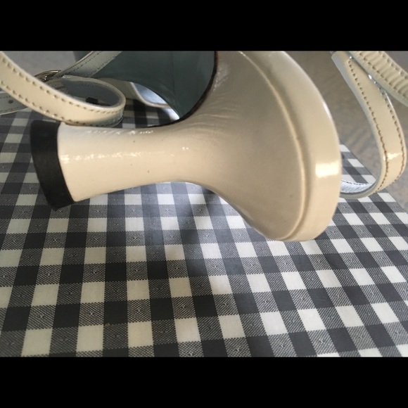 Cynthia Rowley White Patent Leather Sling Backs - Picture 8 of 8